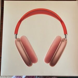 AirPods Max in pink. LIKE NEW